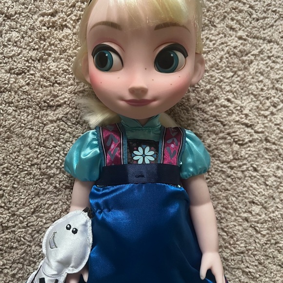 Disney Animator Collector Elsa Doll with Blue Dress - Picture 2 of 3